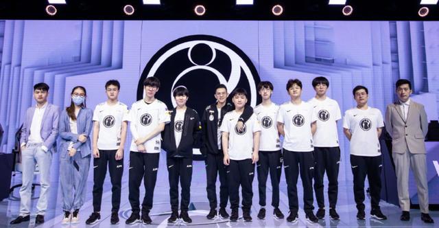 后或暗藏的 后或暗藏的