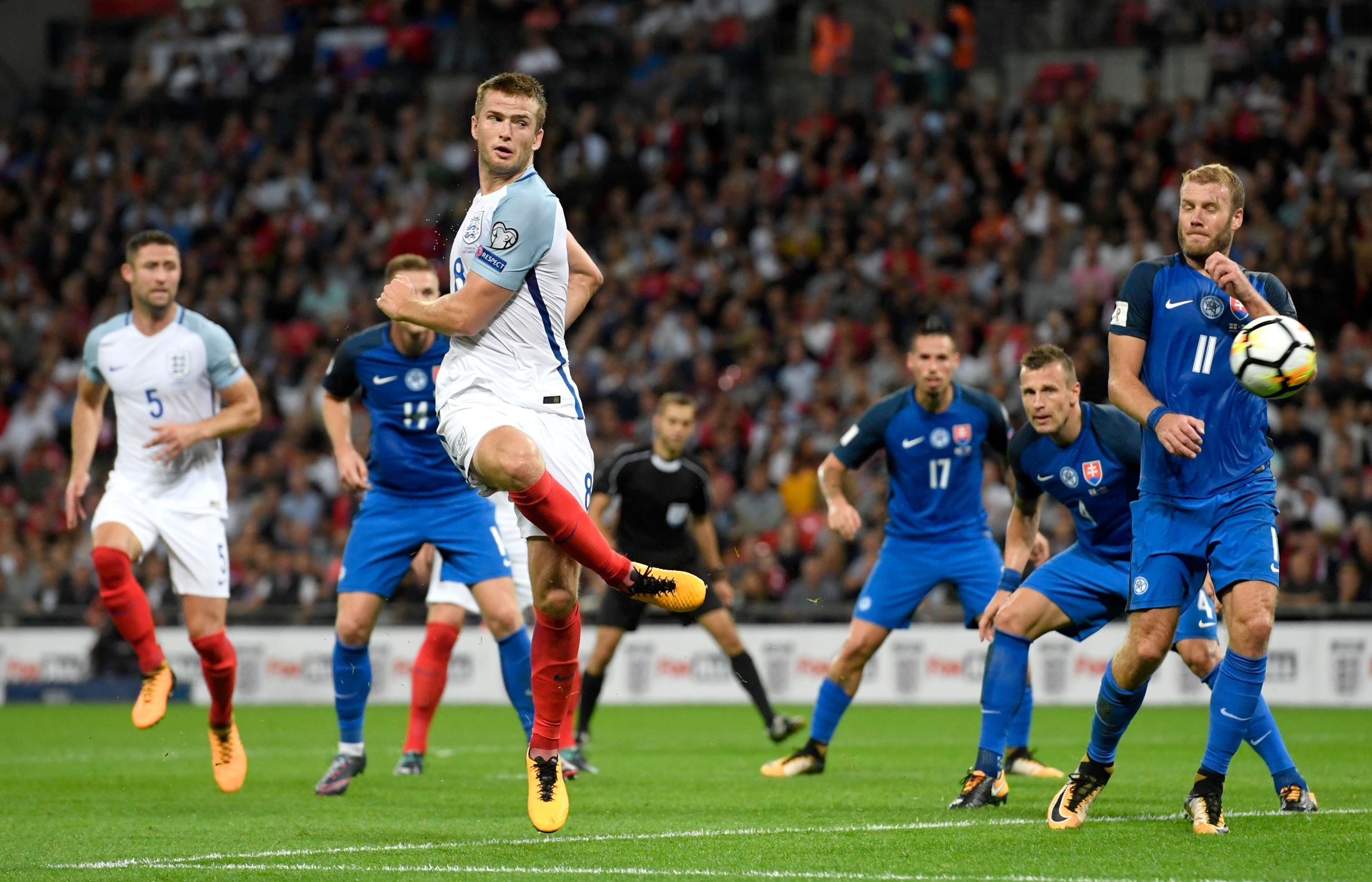 队管理层在 队管理层在