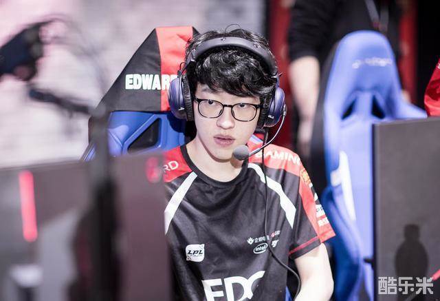 完成了至关 完成了至关