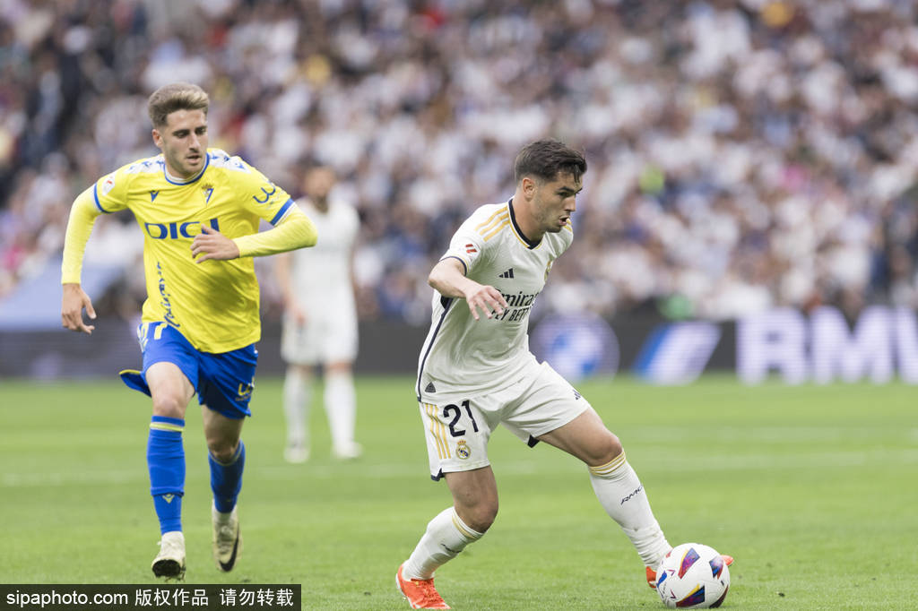 竞争激烈的 竞争激烈的