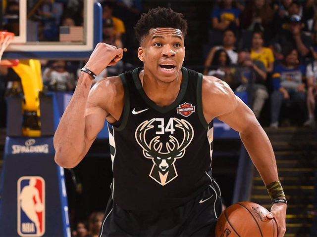 就被篮球深 就被篮球深